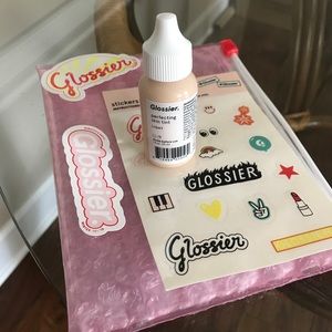 Glossier perfecting skin tint (light)